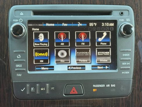 Used 2017 Chevrolet Traverse LT w/ Style and Technology Package FWD image 24