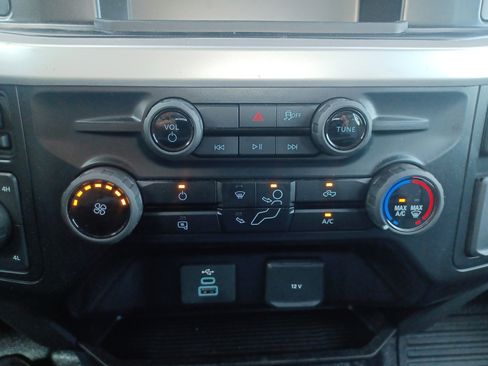 Used 2025 Ford F250 XL w/ XL Chrome Package image 34