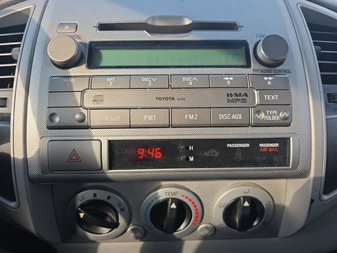 Used 2011 Toyota Tacoma PreRunner image 26