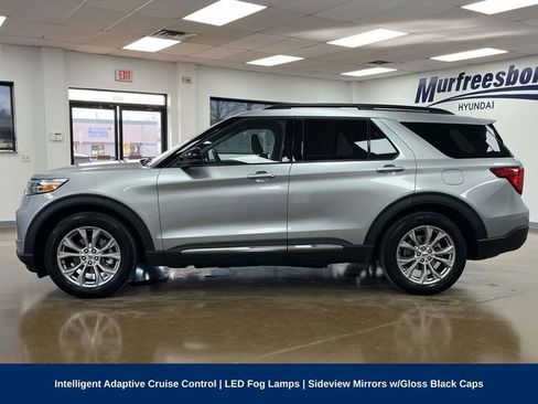 Used 2024 Ford Explorer XLT w/ Equipment Group 202A RWD image 9