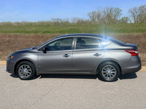 Used 2019 Nissan Sentra SV image 12
