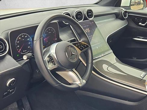 Used 2024 Mercedes-Benz GLC 300 4MATIC image 9