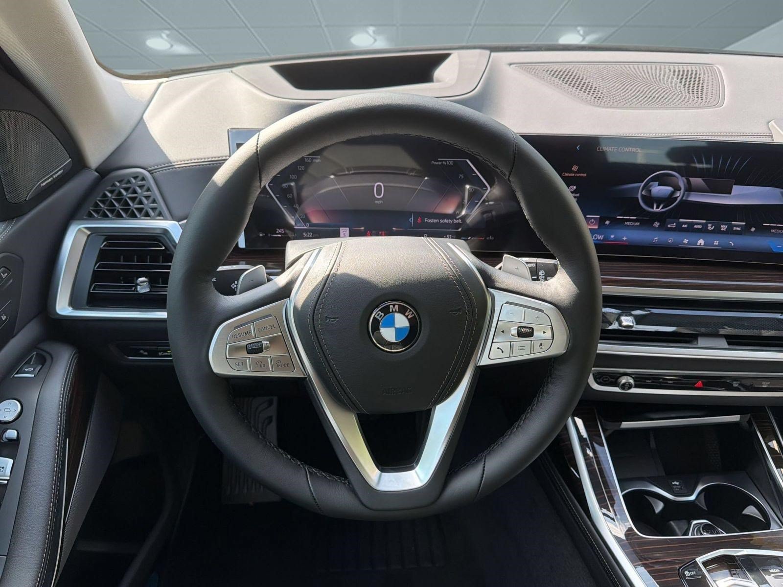 Used 2027 BMW X7 xDrive40i AWD/4WD image 11