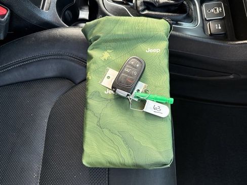 Used 2020 Jeep Cherokee Limited image 55