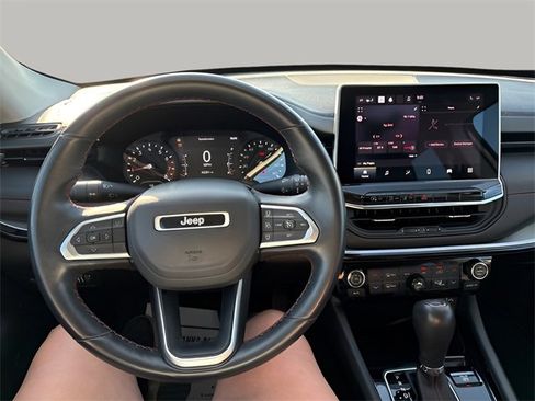 Used 2022 Jeep Compass Trailhawk w/ Trailhawk Convenience Group image 9