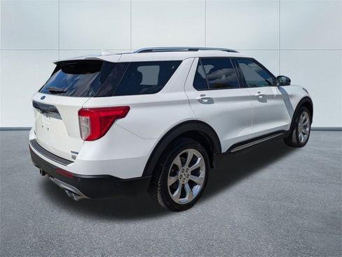 Used 2020 Ford Explorer Platinum w/ Premium Technology Package image 3