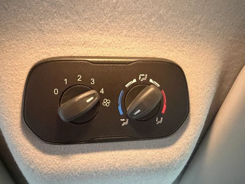 Used 2018 Ford Transit 150 XL RWD image 44