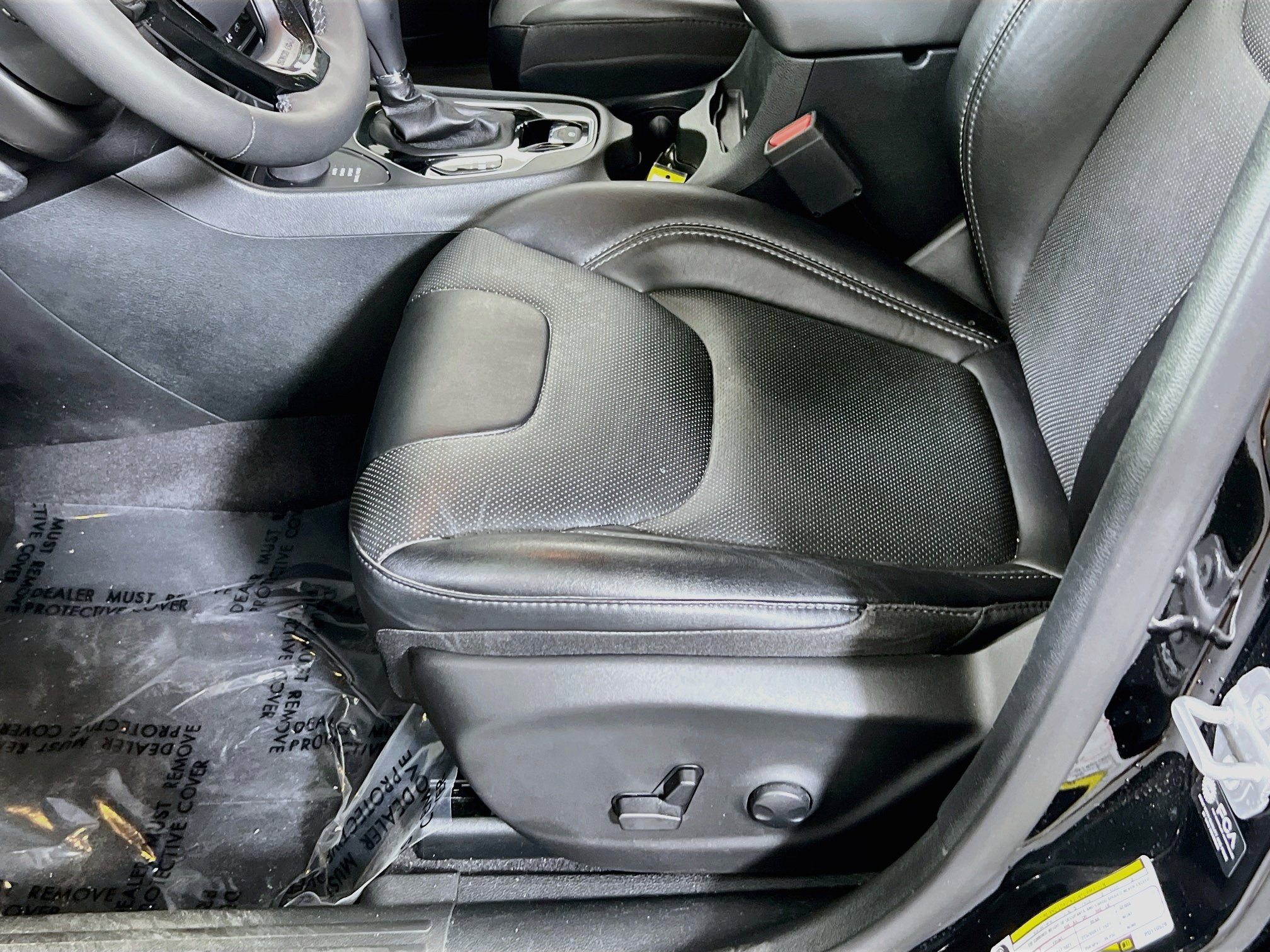 Used 2023 Jeep Cherokee Altitude Lux AWD/4WD image 19