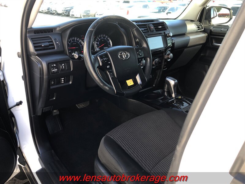 Used 2017 Toyota 4Runner TRD Off-Road AWD/4WD image 10