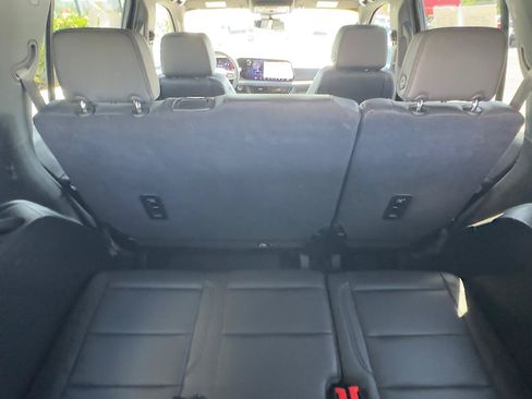 Used 2025 Chevrolet Tahoe LT AWD/4WD image 10