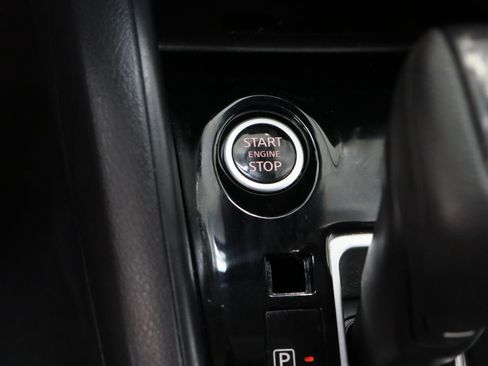 Used 2025 Nissan Versa SV FWD image 17