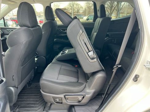 Used 2023 Subaru Ascent Premium AWD/4WD image 6