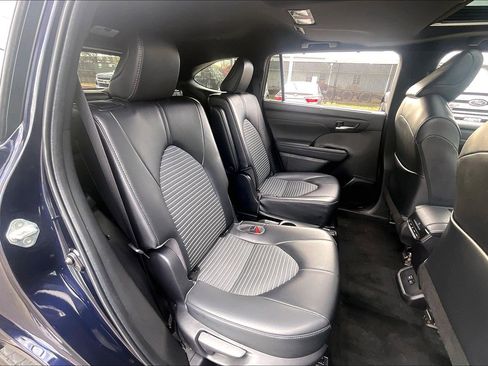 Used 2022 Toyota Highlander XSE image 32