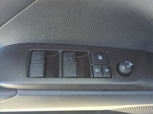 Used 2021 Toyota Camry SE w/ Convenience Package FWD image 8