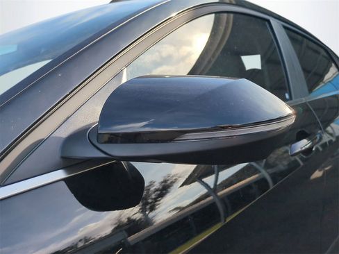 New 2026 Hyundai Elantra Limited image 12