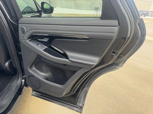 Used 2020 Land Rover Range Rover Evoque SE image 26