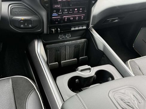 New 2026 RAM 2500 Laramie AWD/4WD image 9