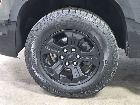 Used 2017 Chevrolet Suburban LT w/ Z71 Midnight Edition AWD/4WD image 14