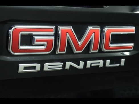 Used 2023 GMC Canyon Denali image 22