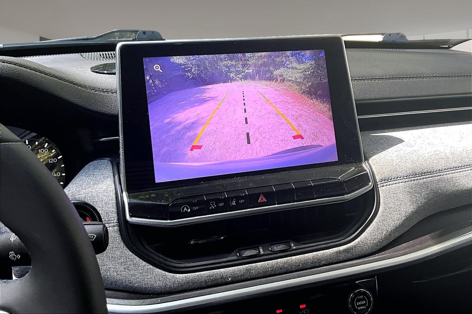 Used 2022 Jeep Compass Latitude FWD image 16