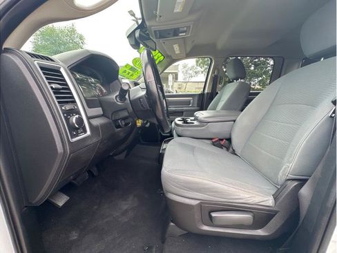 Used 2019 RAM 1500 Classic SLT w/ Luxury Group AWD/4WD image 14