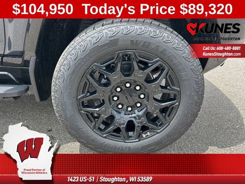 New 2025 GMC Hummer EV 2X w/ LPO, Dark Essentials Package AWD/4WD image 20