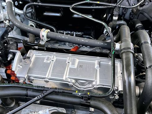 Used 2023 Mercedes-Benz EQB 250+ image 33