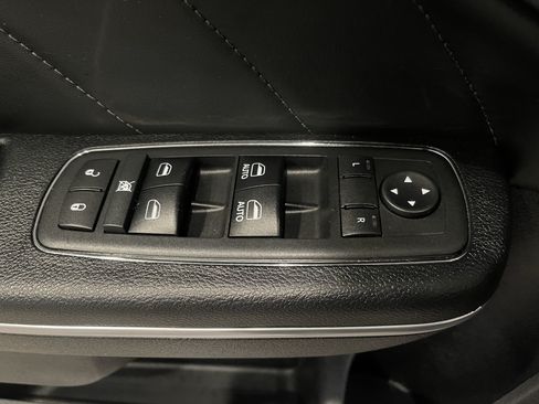 Used 2017 Dodge Charger R/T w/ Premium Group RWD image 11