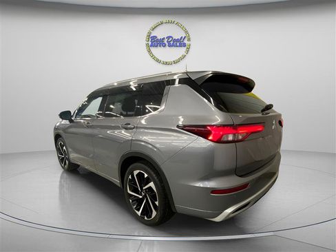 Used 2022 Mitsubishi Outlander SEL image 3