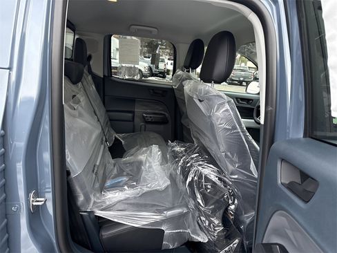 New 2026 Ford Maverick Lariat w/ Black Appearance Package image 32