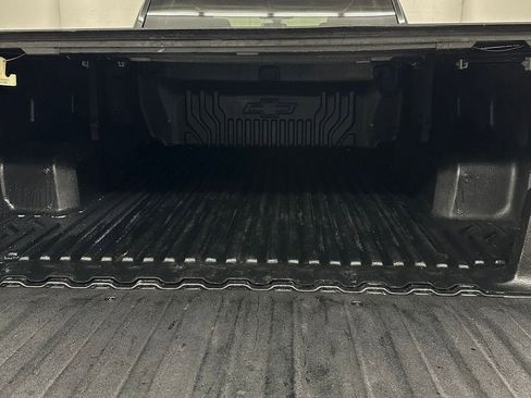 Used 2022 Chevrolet Silverado 1500 LT AWD/4WD image 27