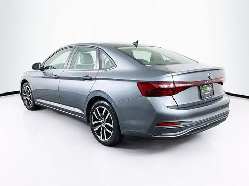 Used 2025 Volkswagen Jetta SE image 5