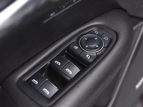 Used 2017 Cadillac XT5 Premium Luxury FWD image 8