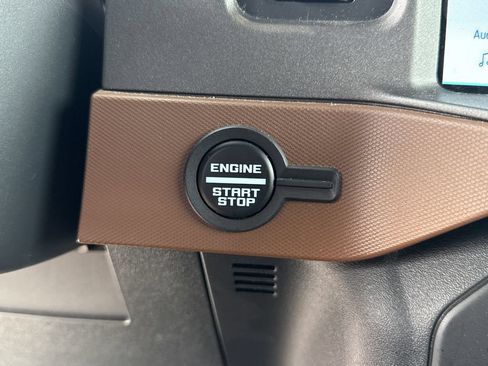 Used 2024 Ford Bronco Outer Banks AWD/4WD image 18