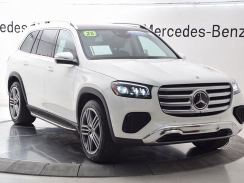 Certified 2025 Mercedes-Benz GLS 450 4MATIC image 9