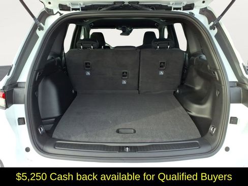 New 2025 Jeep Grand Cherokee Laredo image 6