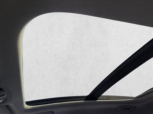 Used 2017 Kia Cadenza Technology image 16