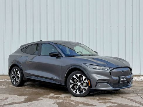 Used 2023 Ford Mustang Mach-E Premium image 7