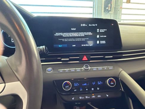 Used 2023 Hyundai Elantra SEL w/ Convenience Package FWD image 3