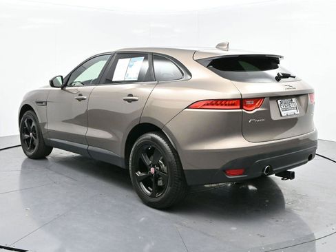 Used 2017 Jaguar F-PACE Premium image 5