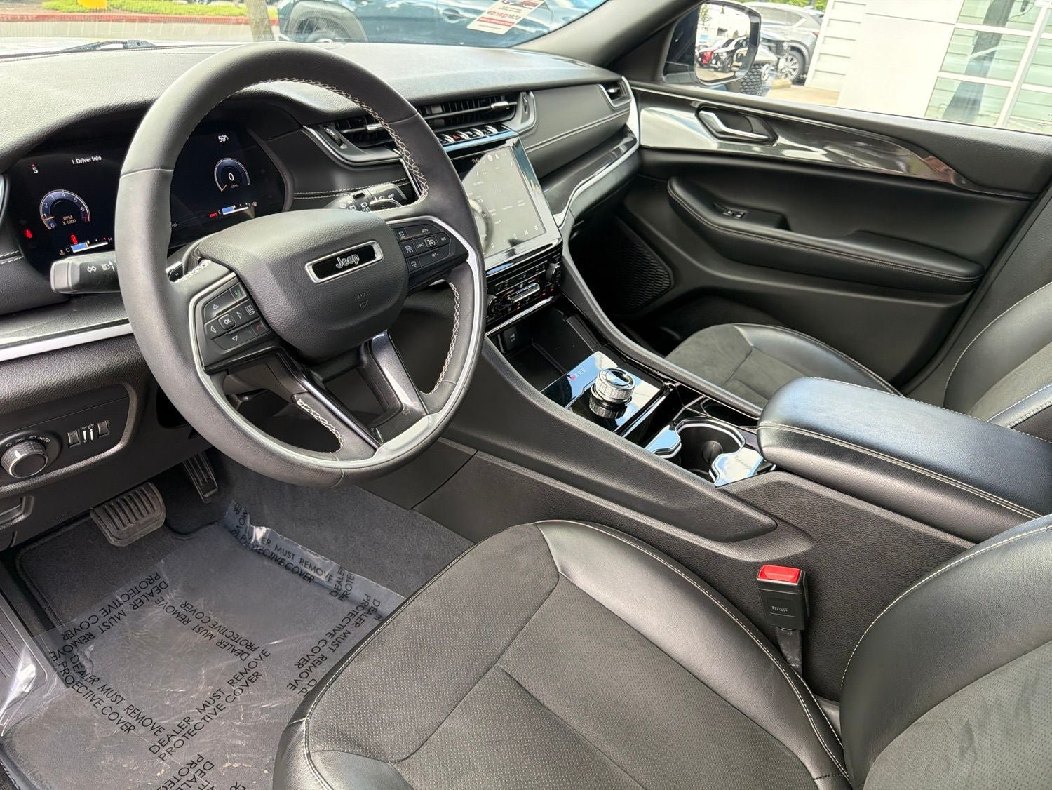 Used 2023 Jeep Grand Cherokee Altitude AWD/4WD image 5