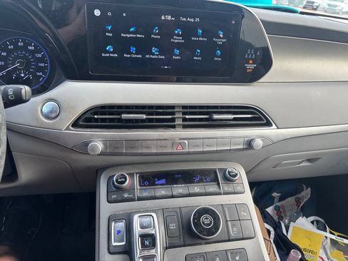 Used 2022 Hyundai Palisade SEL w/ Premium Package FWD image 9
