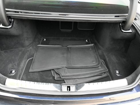 Used 2022 Bentley Flying Spur V8 AWD/4WD image 49
