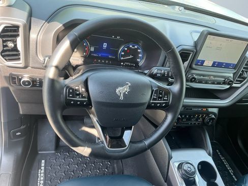 Used 2024 Ford Bronco Sport Outer Banks w/ Tech Package AWD/4WD image 13