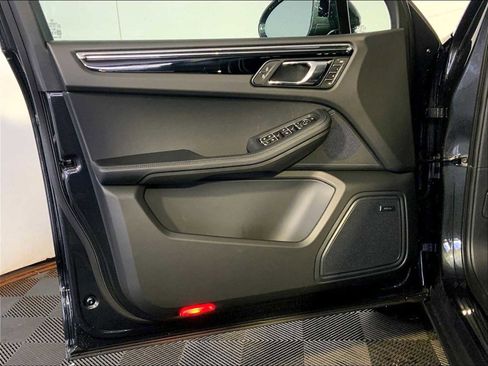 New 2026 Porsche Macan image 20