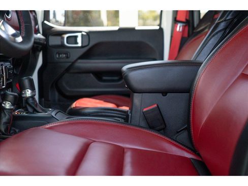 Used 2023 Jeep Wrangler Unlimited Rubicon 4xe AWD/4WD image 16