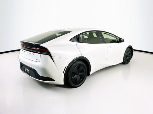 Used 2023 Toyota Prius LE image 9