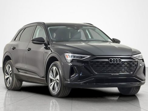 Used 2024 Audi Q8 e-tron Premium Plus AWD/4WD image 7