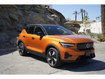 New 2025 Volvo EX40 Core w/ Climate Package