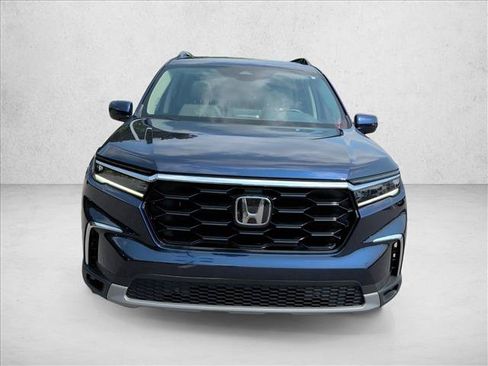 Used 2024 Honda Pilot Touring image 28